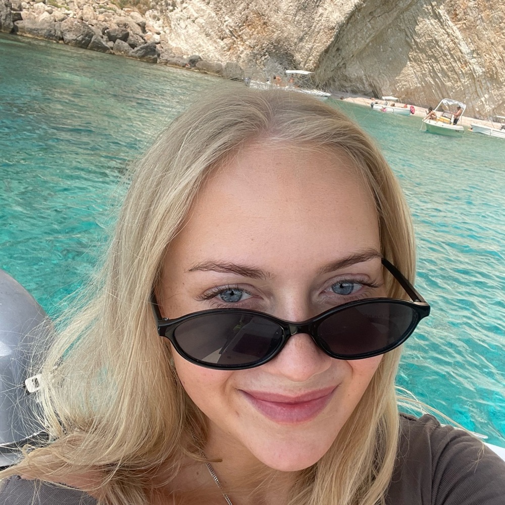 Meet your Posher, Helena